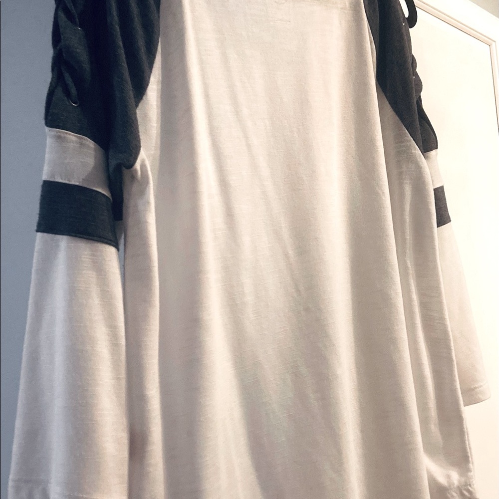 SO blue and white 3/4 sleeve shirt - Picture 6 of 8